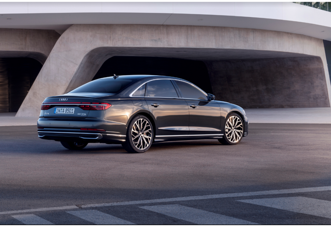 Audi A8 L 이미지 9