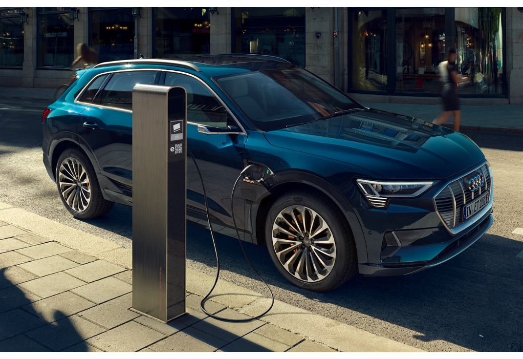 Audi e-tron 이미지 2