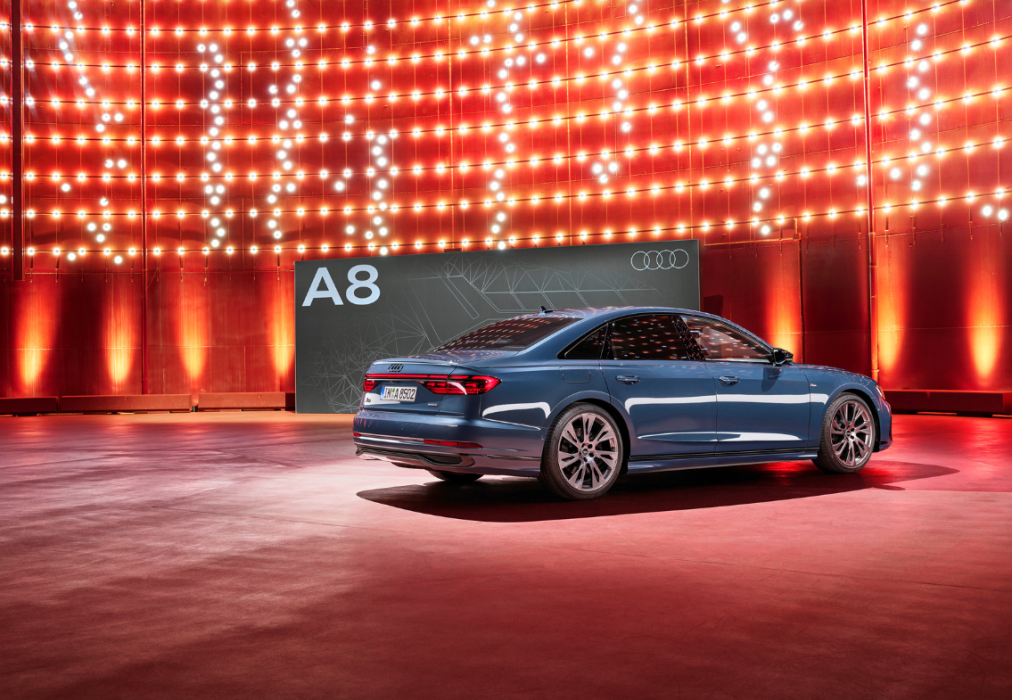 Audi A8 이미지 4