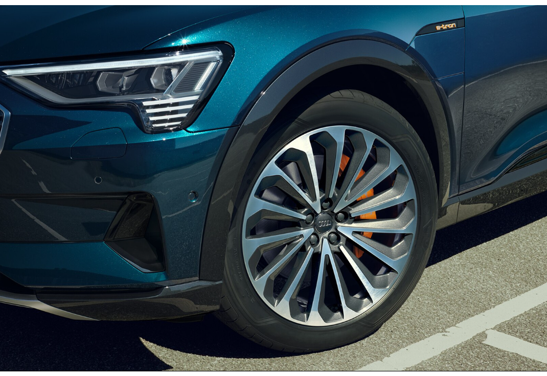 Audi e-tron 이미지 4