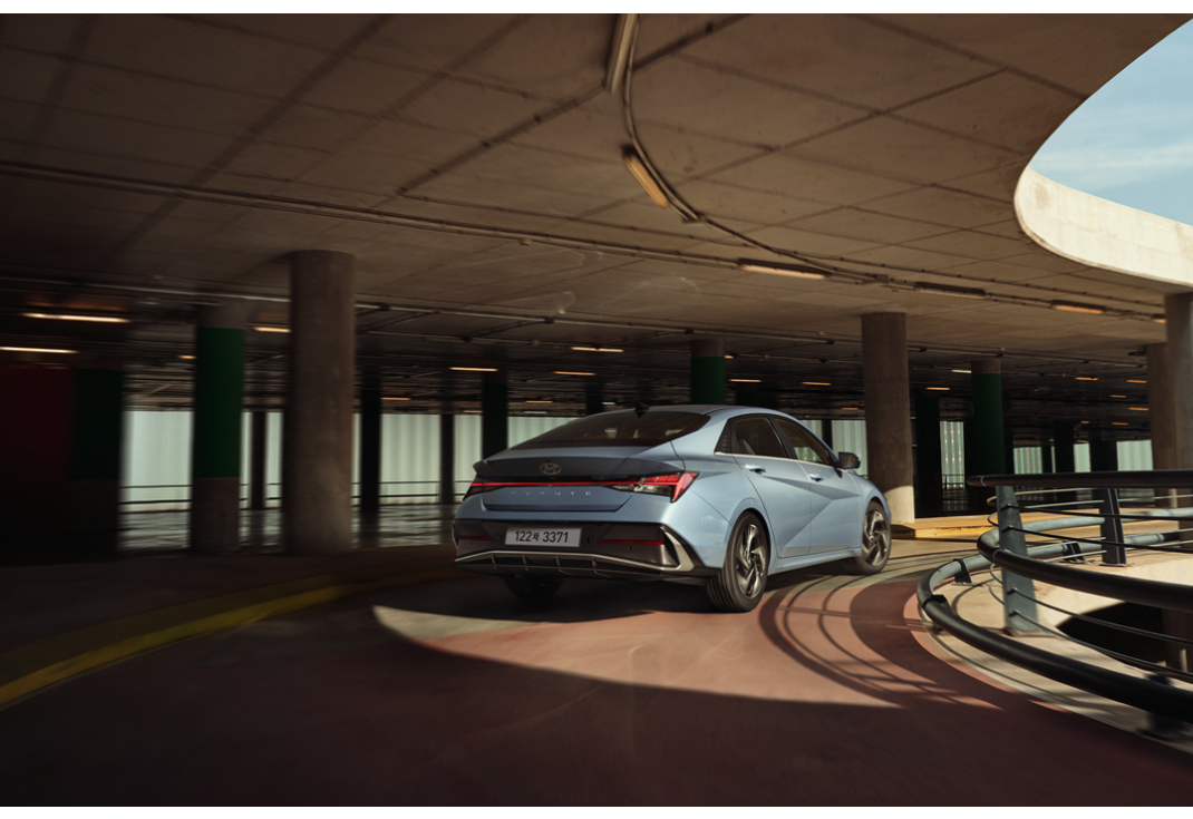 아반떼 하이브리드 이미지 9