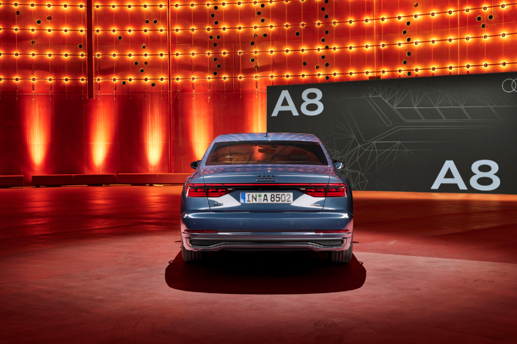 Audi A8 이미지 7