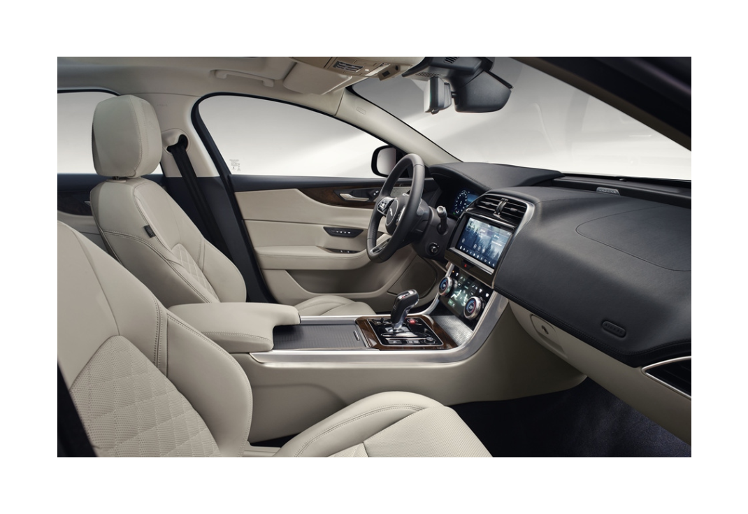 Jaguar XE 이미지 7