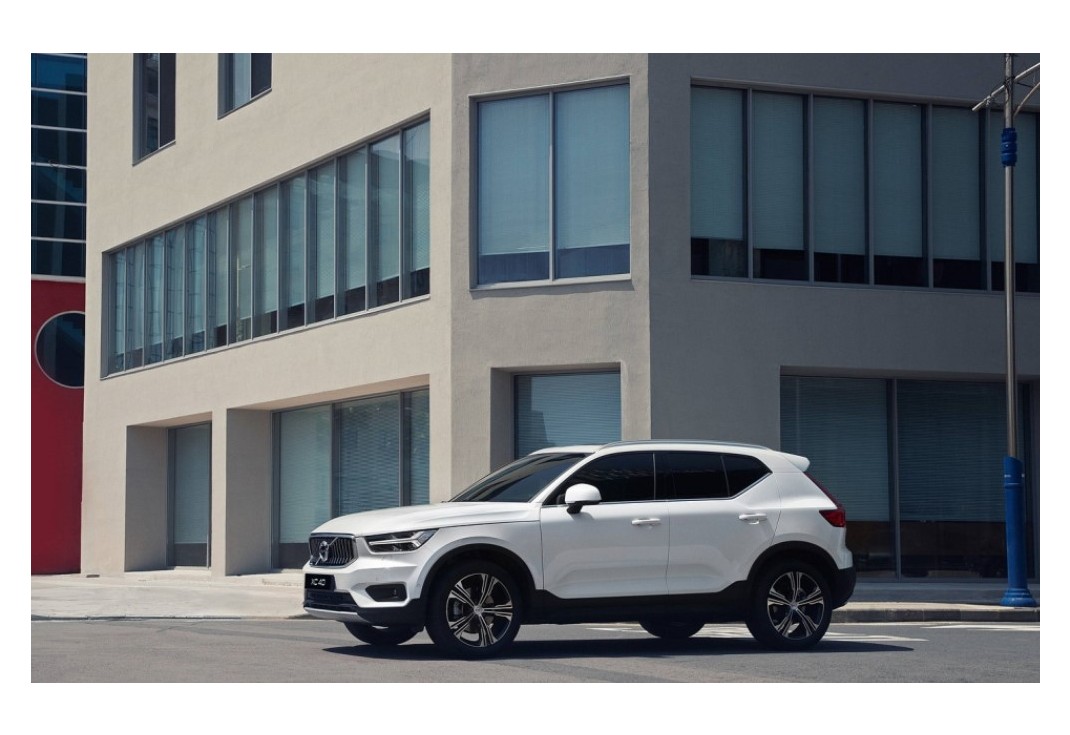 VOLVO XC40 이미지 2