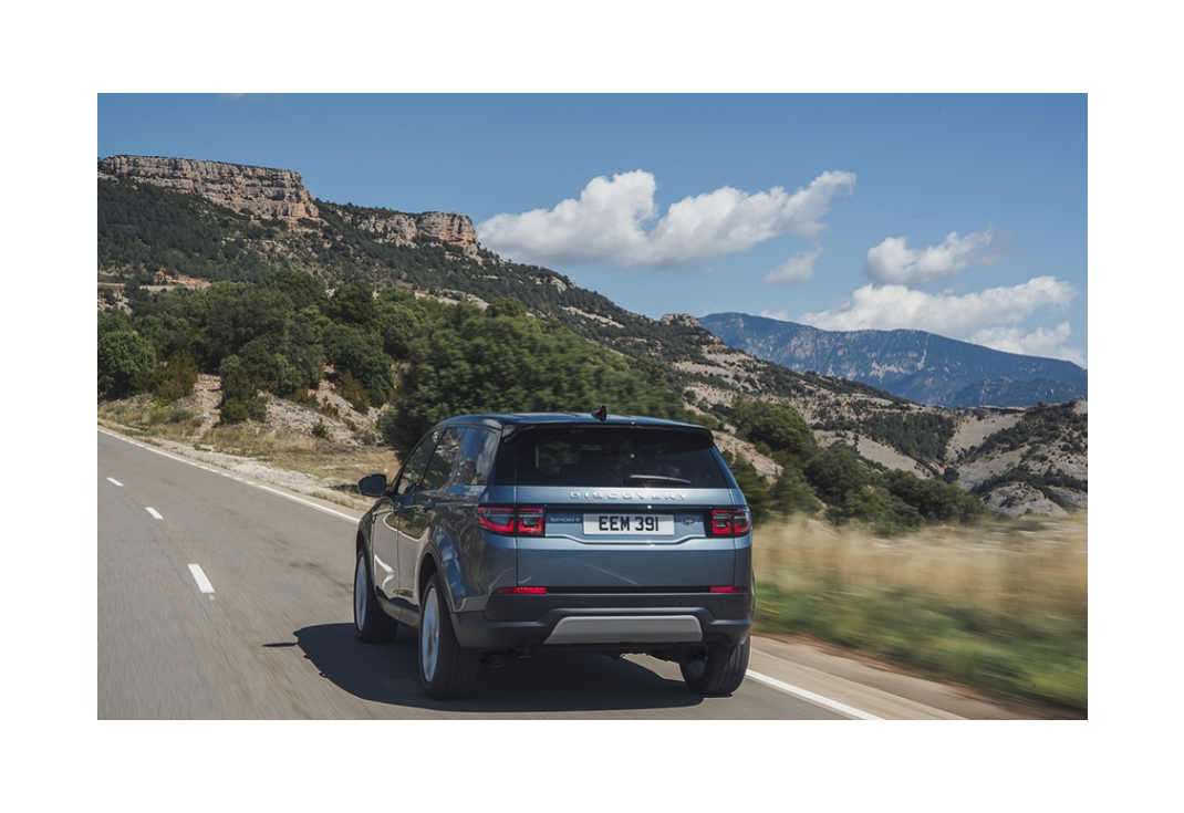 디스커버리 스포츠 이미지 9