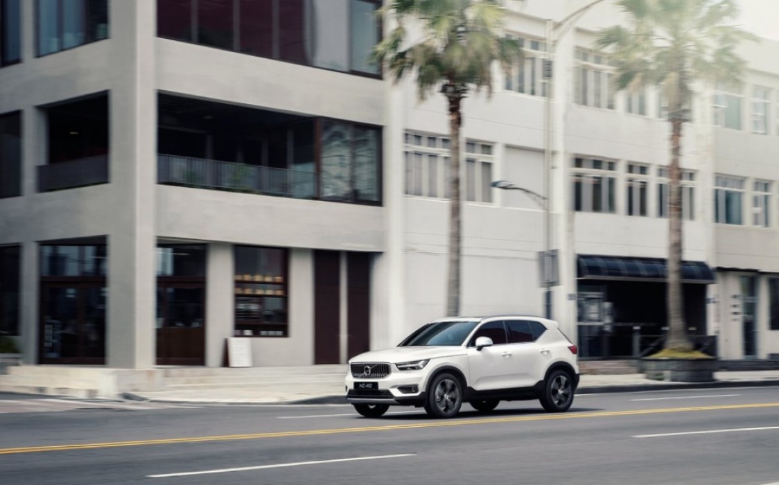 VOLVO XC40 이미지 3